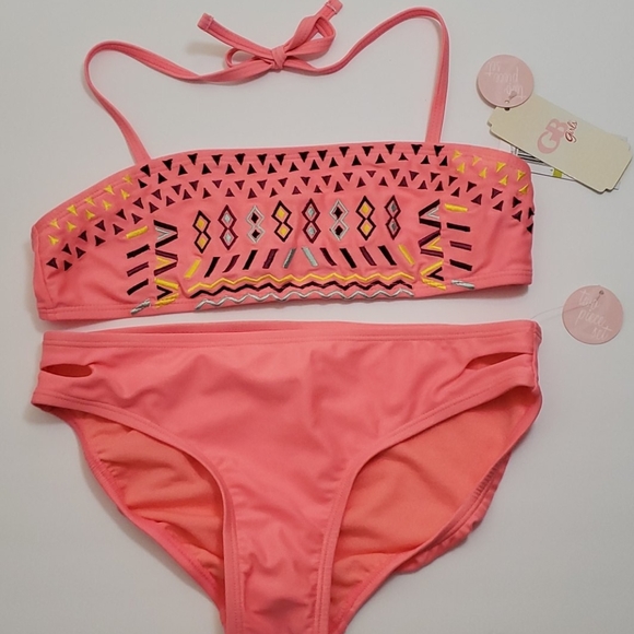 🆕️Gianni Bini Girls Embroidered Bandeau Bikini